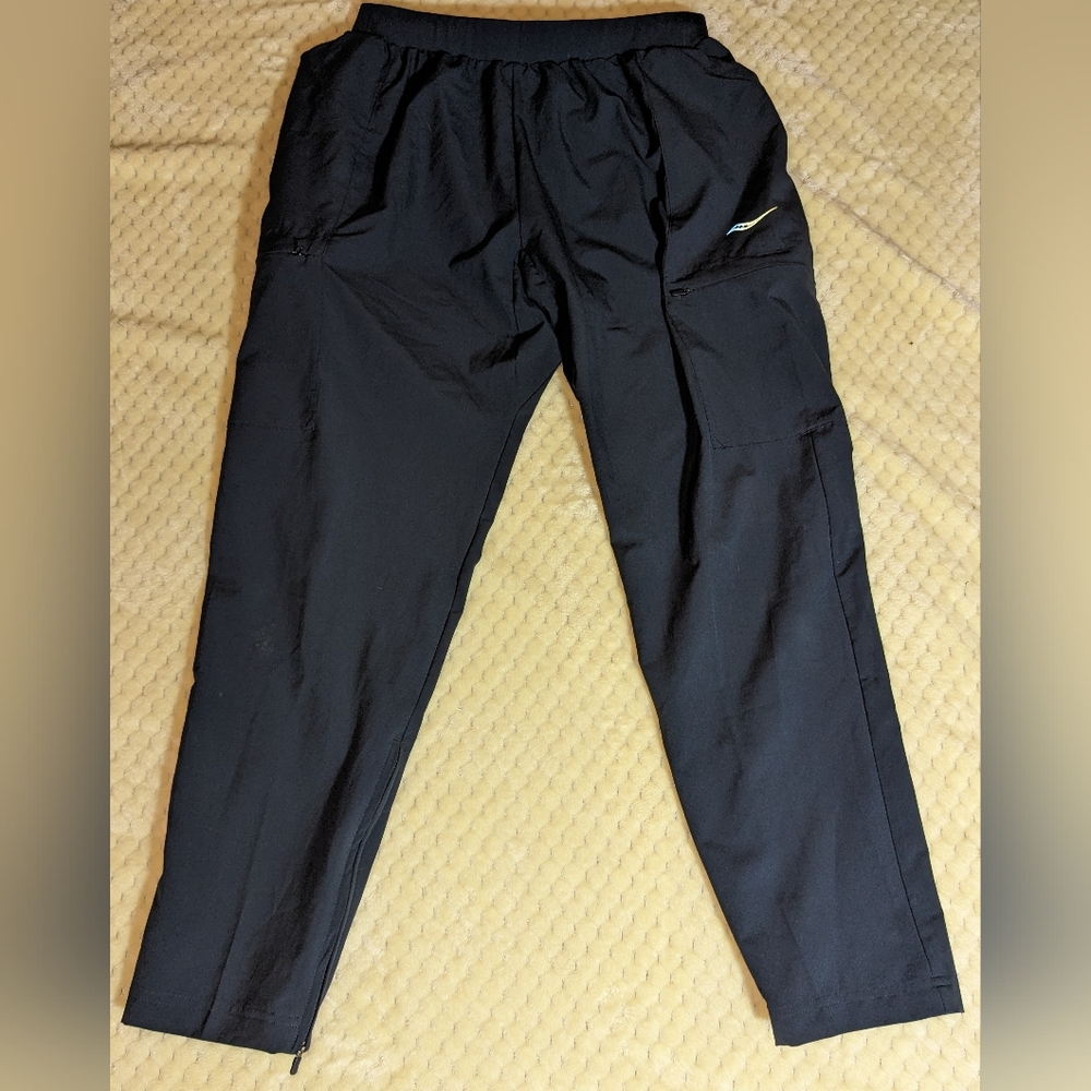 Black Saucony Athletic Pants